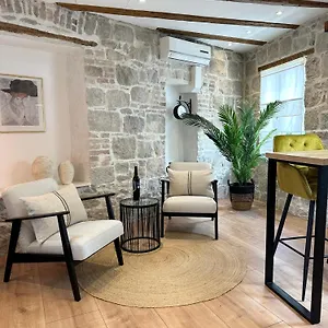 Apartment Dani